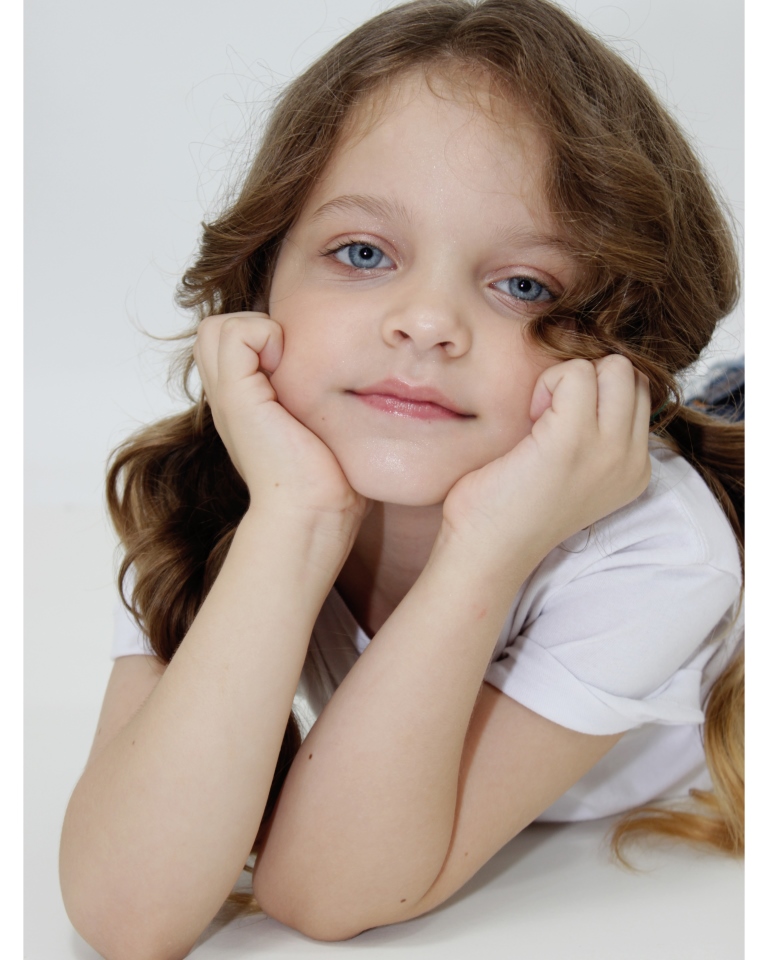 Tratada 3 Compacta Ella Models